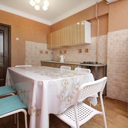 Spacious Central Apartment 阿拉木图 外观 照片