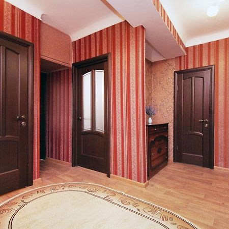 Spacious Central Apartment 阿拉木图 外观 照片