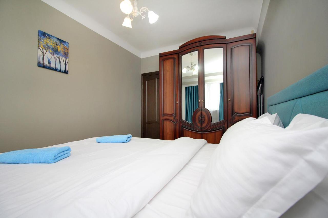 Spacious Central Apartment 阿拉木图 外观 照片