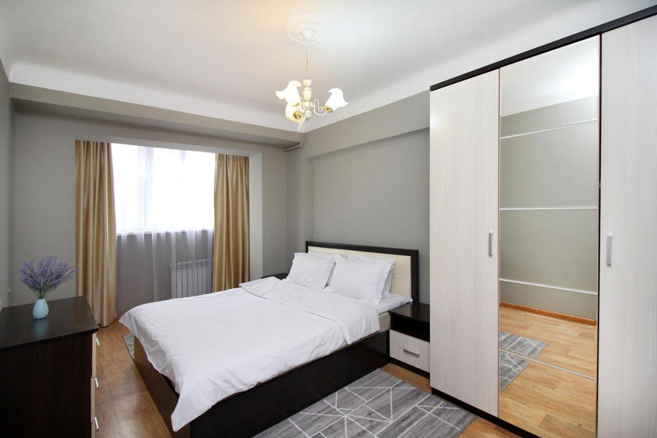 Spacious Central Apartment 阿拉木图 外观 照片
